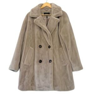 BCBGMAXAZRIA NWT Luxurious, Soft, Mid Length Faux Fur Coat Color Mink (taupe)